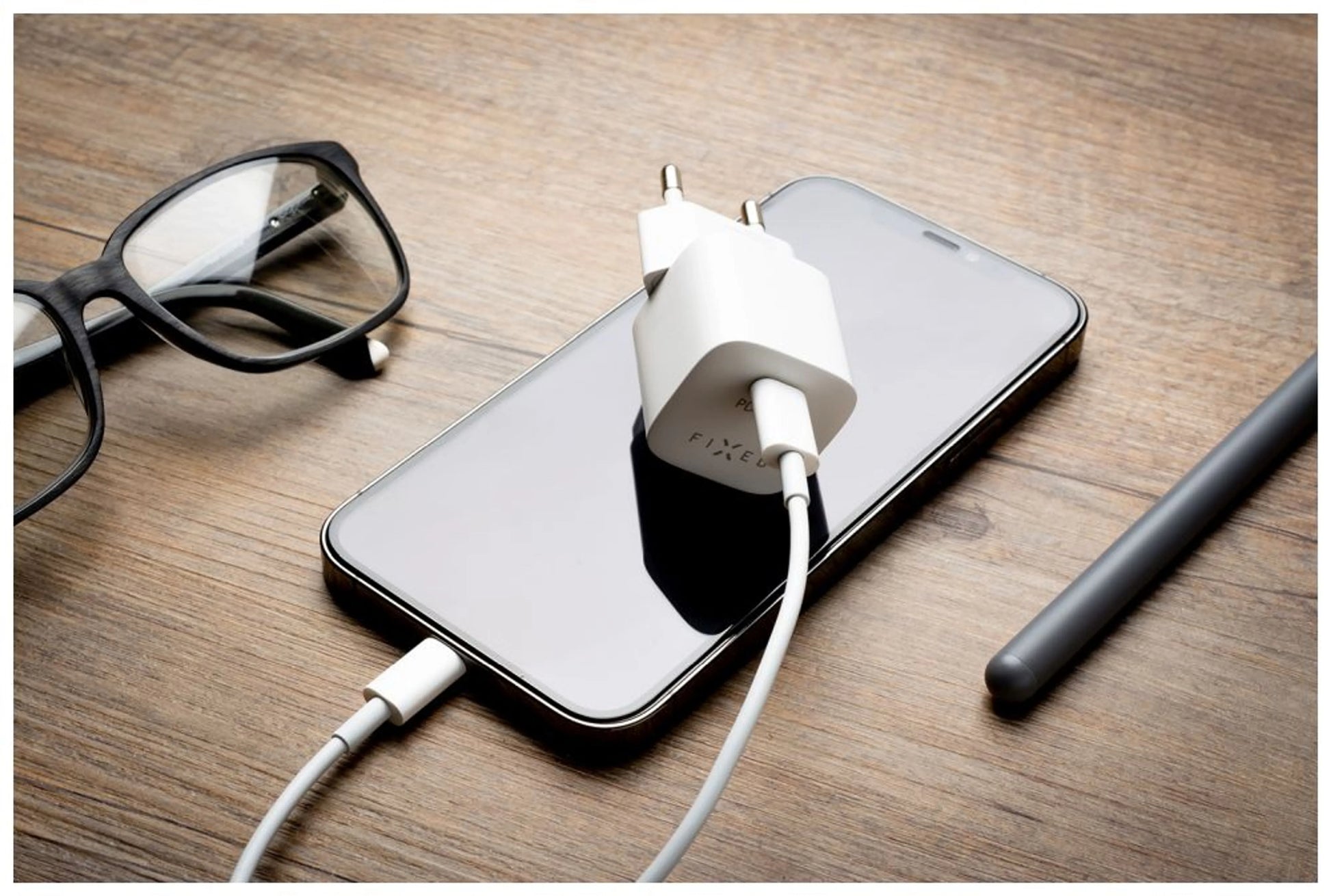 Set síťové nabíječky FIXED Mini s USB-C výstupem a USB-C/Lightning kabelu, podpora PD, 1.2 metr, MFI, 30W, bílý - FIXED