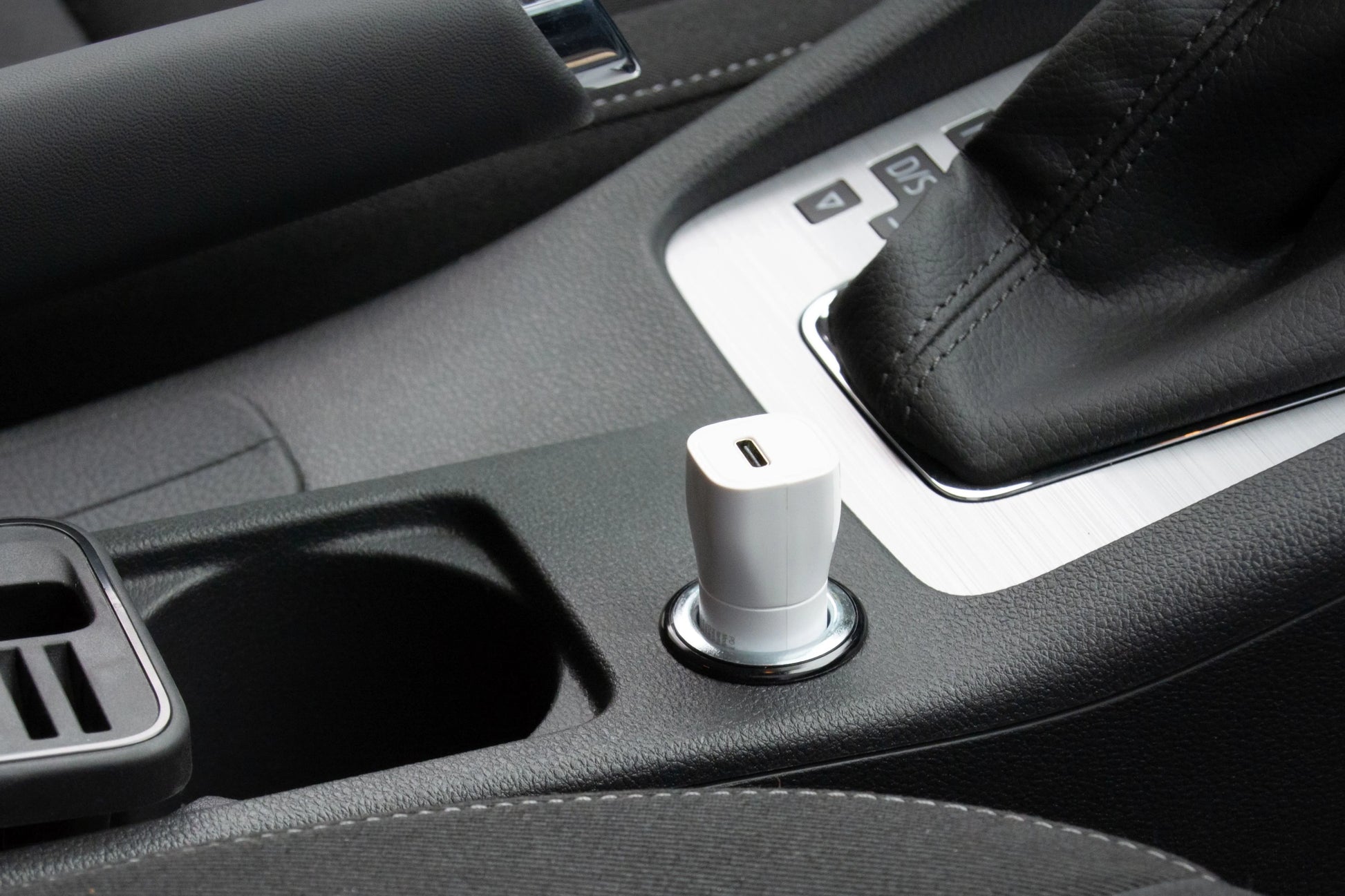 Set autonabíječky FIXED s USB-C výstupem a USB-C/USB-C kabelu, podpora PD, 1 metr, 18W, bílý - FIXED