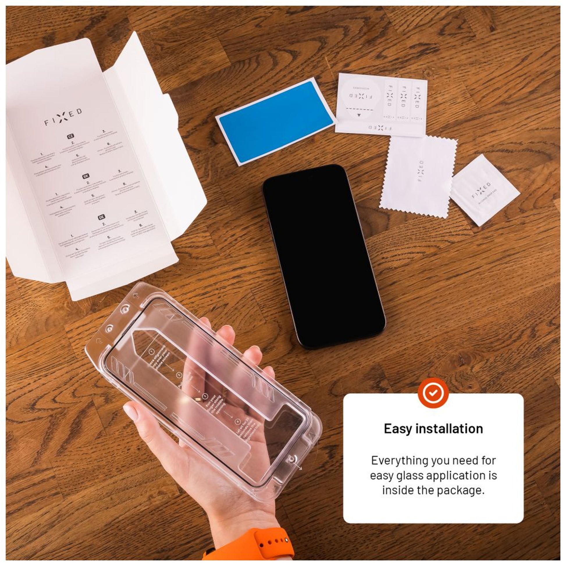 Ultra odolné tvrzené sklo FIXED Armor s Anti-dust aplikátorem a AR vrstvou pro Apple iPhone 15 Pro, černé - FIXED