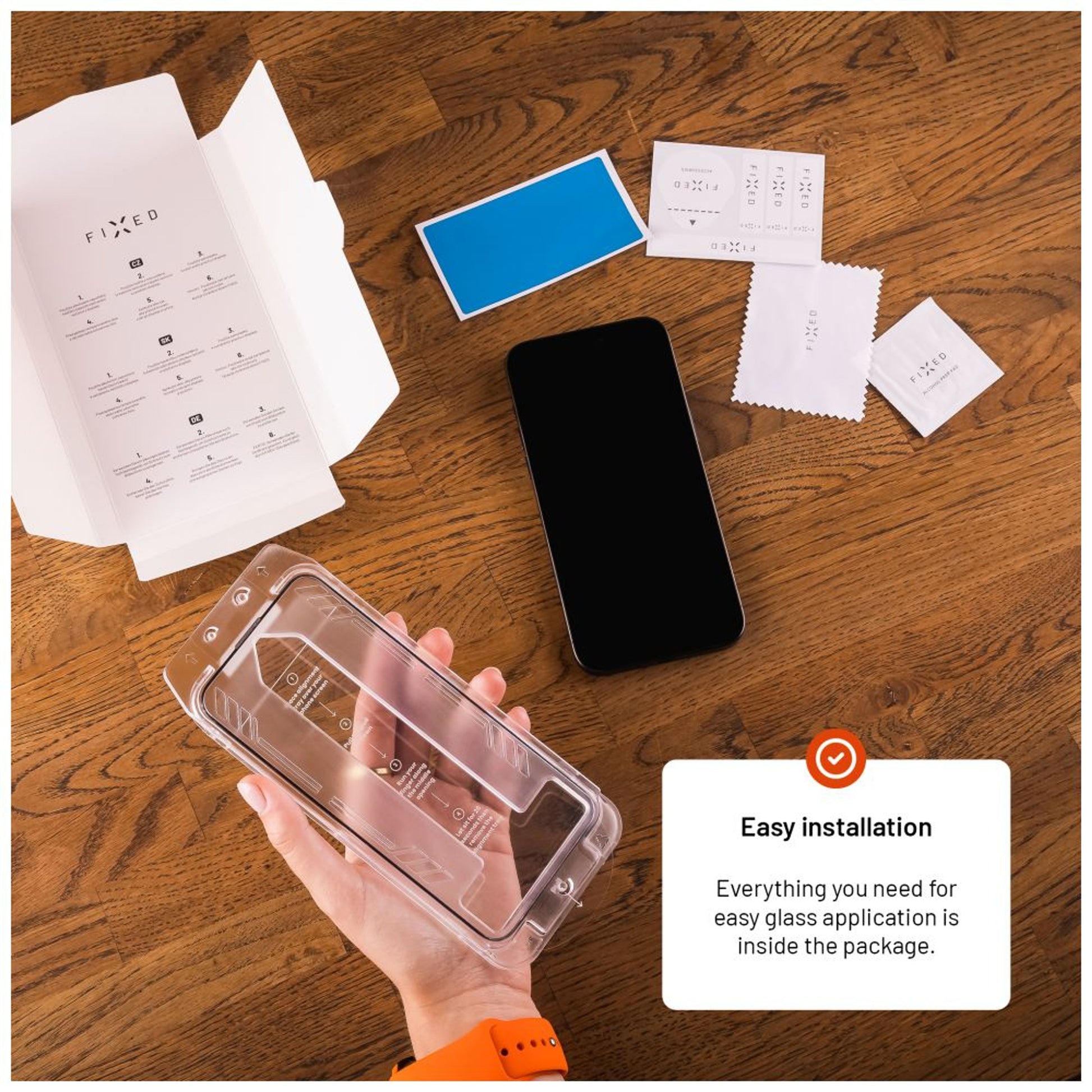 Ultra odolné tvrzené sklo FIXED Armor s Anti-dust aplikátorem a AR vrstvou pro Apple iPhone 17 Pro, černé - FIXED