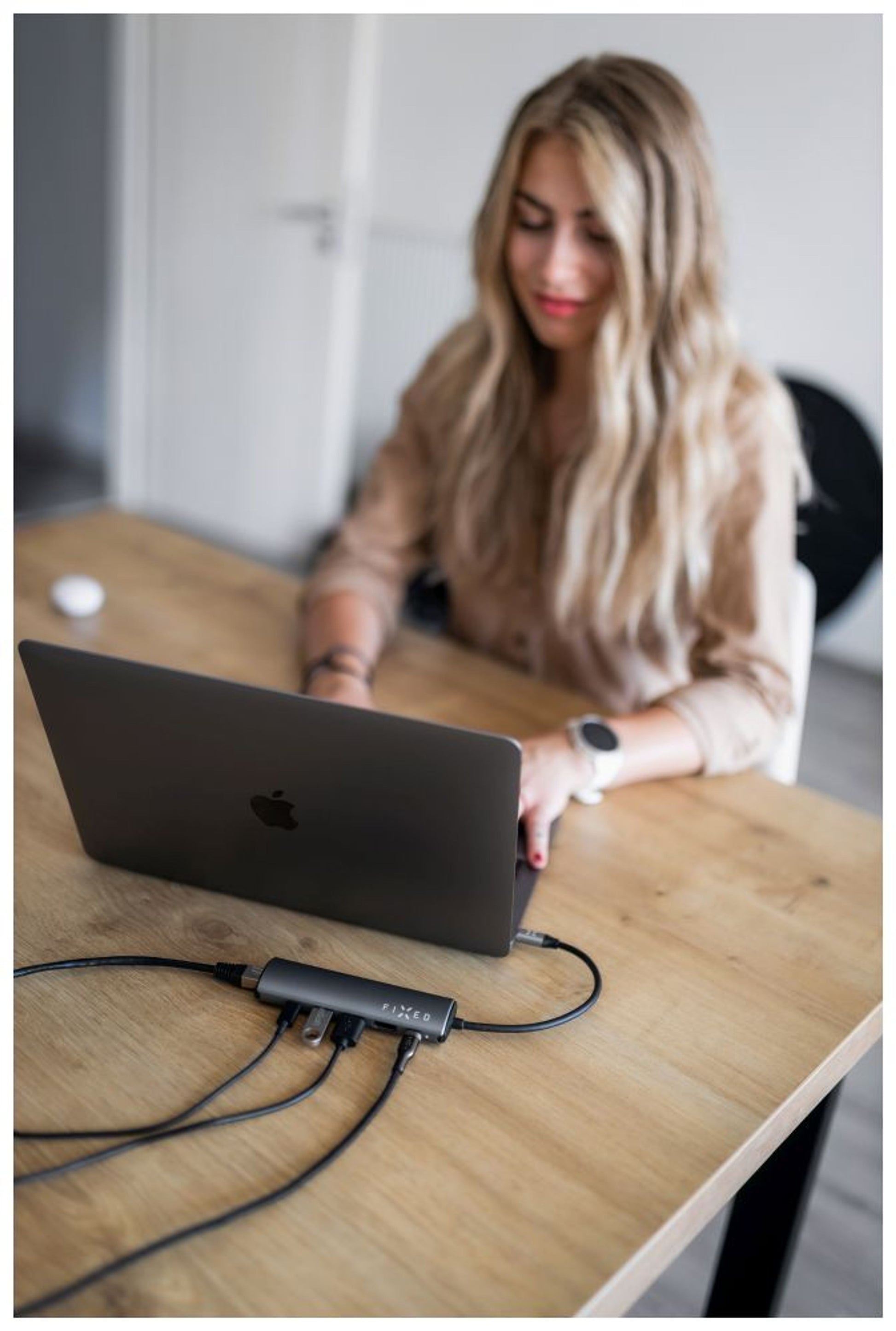 6-portový hliníkový USB-C FIXED HUB Pro, pro notebooky a tablety, šedý - FIXED