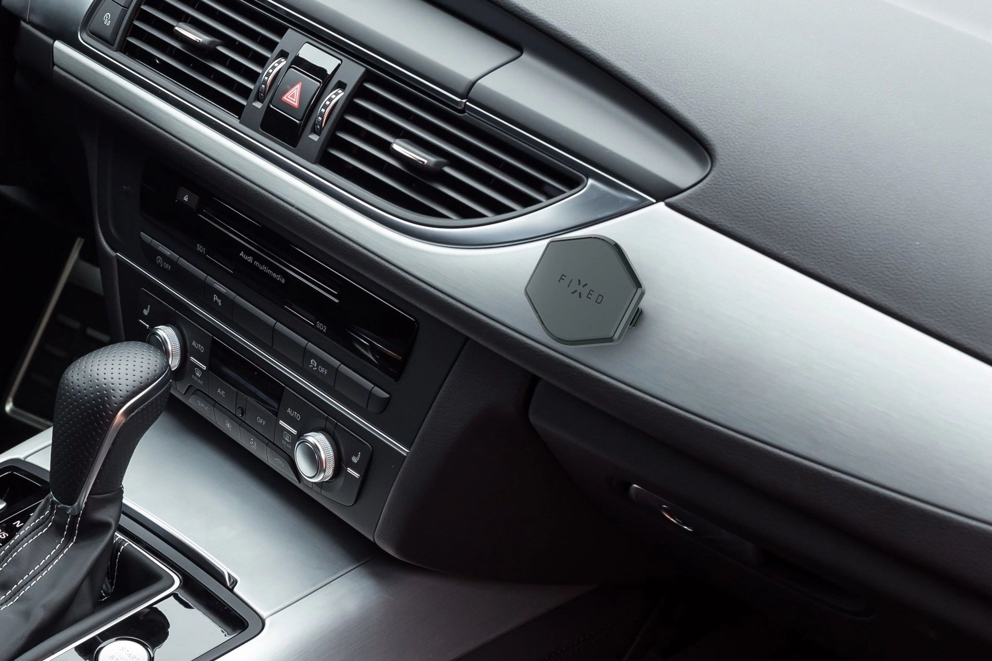Magnetický držák FIXED Icon Dash na palubní desku, černý - FIXED