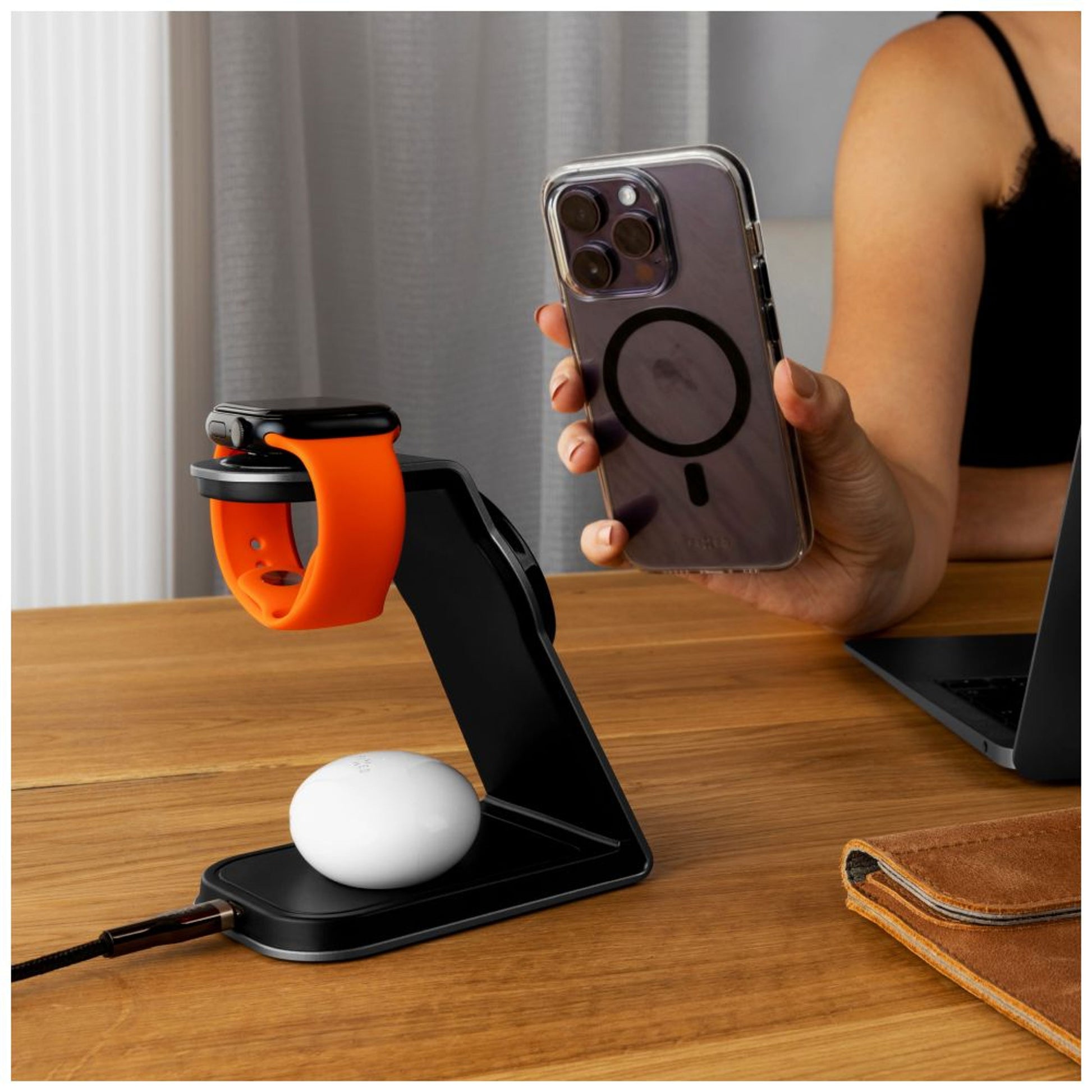 Stojánek s bezdrátovým nabíjením 3v1 FIXED MagPowerstation Alu s podporou MagSafe, 15W+3.5W+2.5W, space gray - FIXED