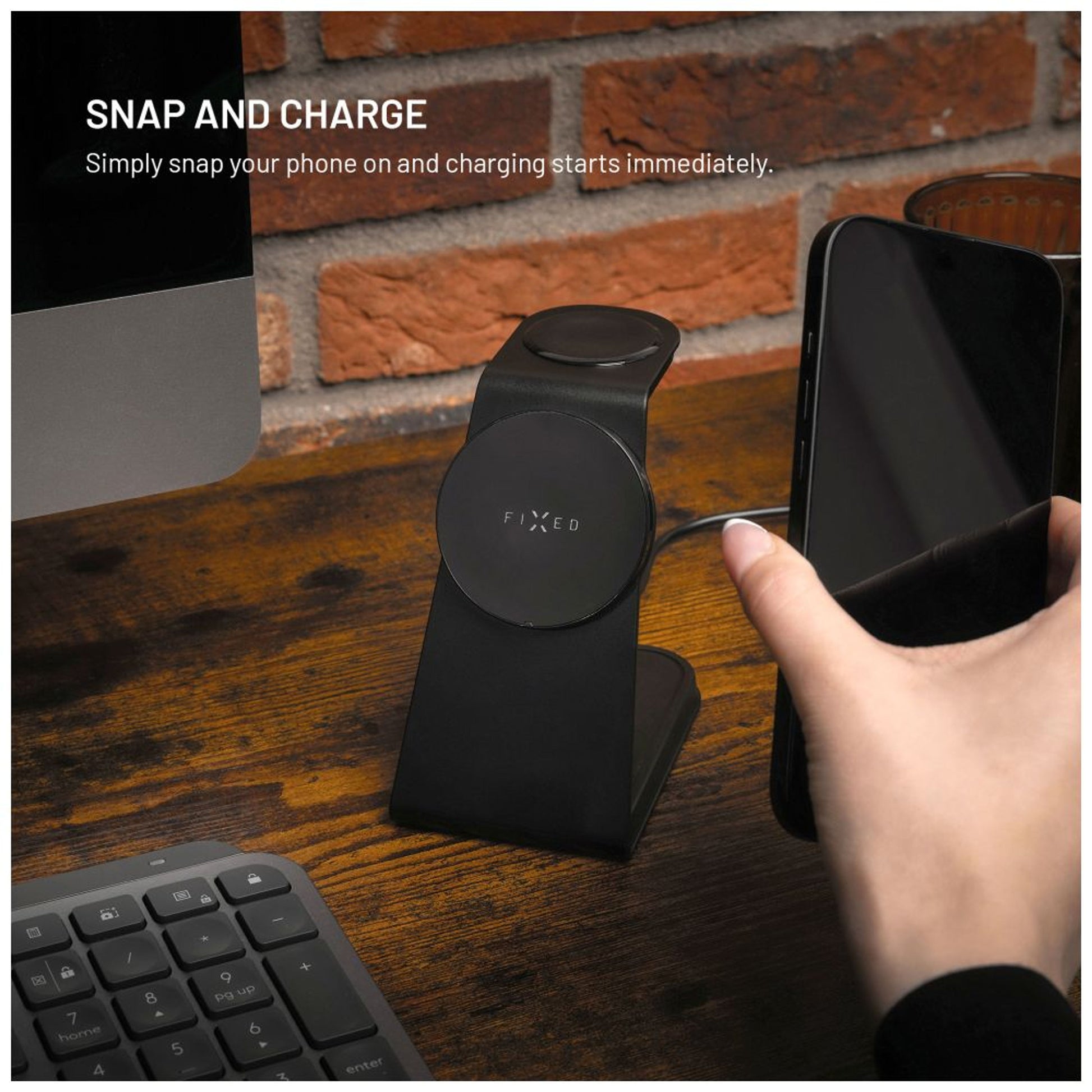 Stojánek s bezdrátovým nabíjením 3v1 FIXED MagPowerstation Alu 2 s podporou MagSafe, 15W+3.5W+2.5W, Qi2, černý - FIXED