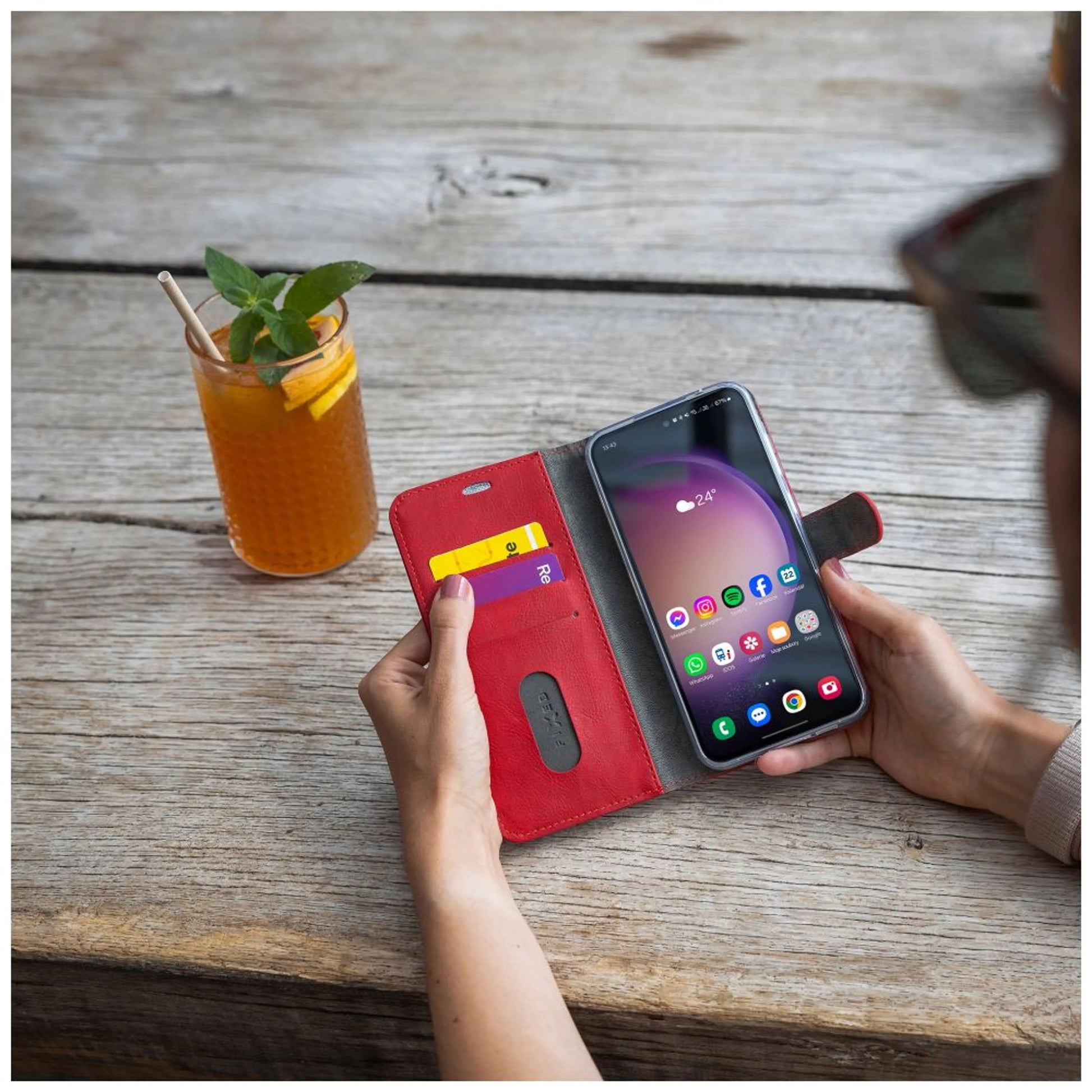 Pouzdro typu kniha FIXED Opus pro Samsung Galaxy S25 Ultra, červené - FIXED