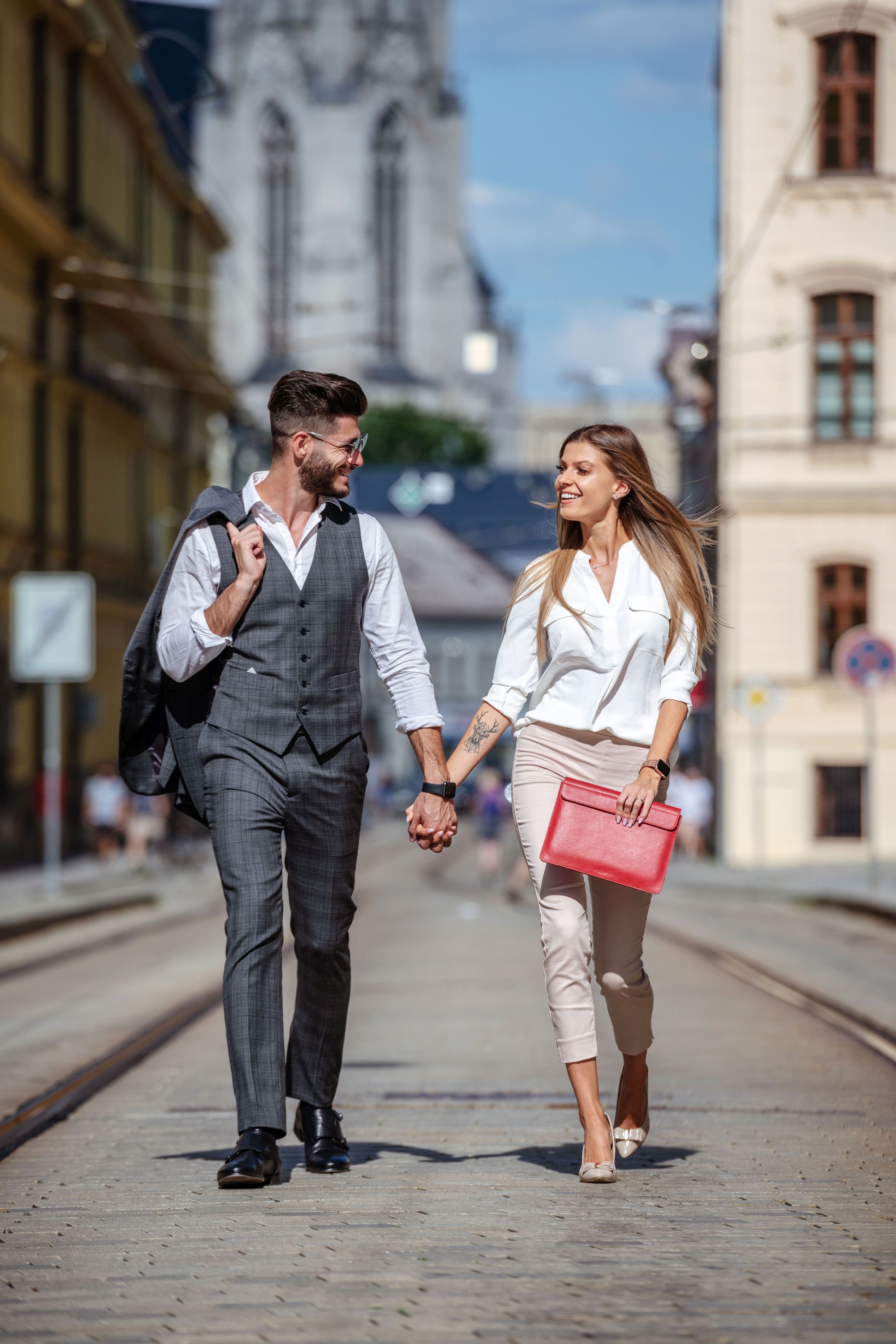 Kožené pouzdro FIXED Oxford pro Apple iPad Pro 11" (2018-2022) a iPad Air (2020/2022) s klávesnicí Folio, červené - FIXED