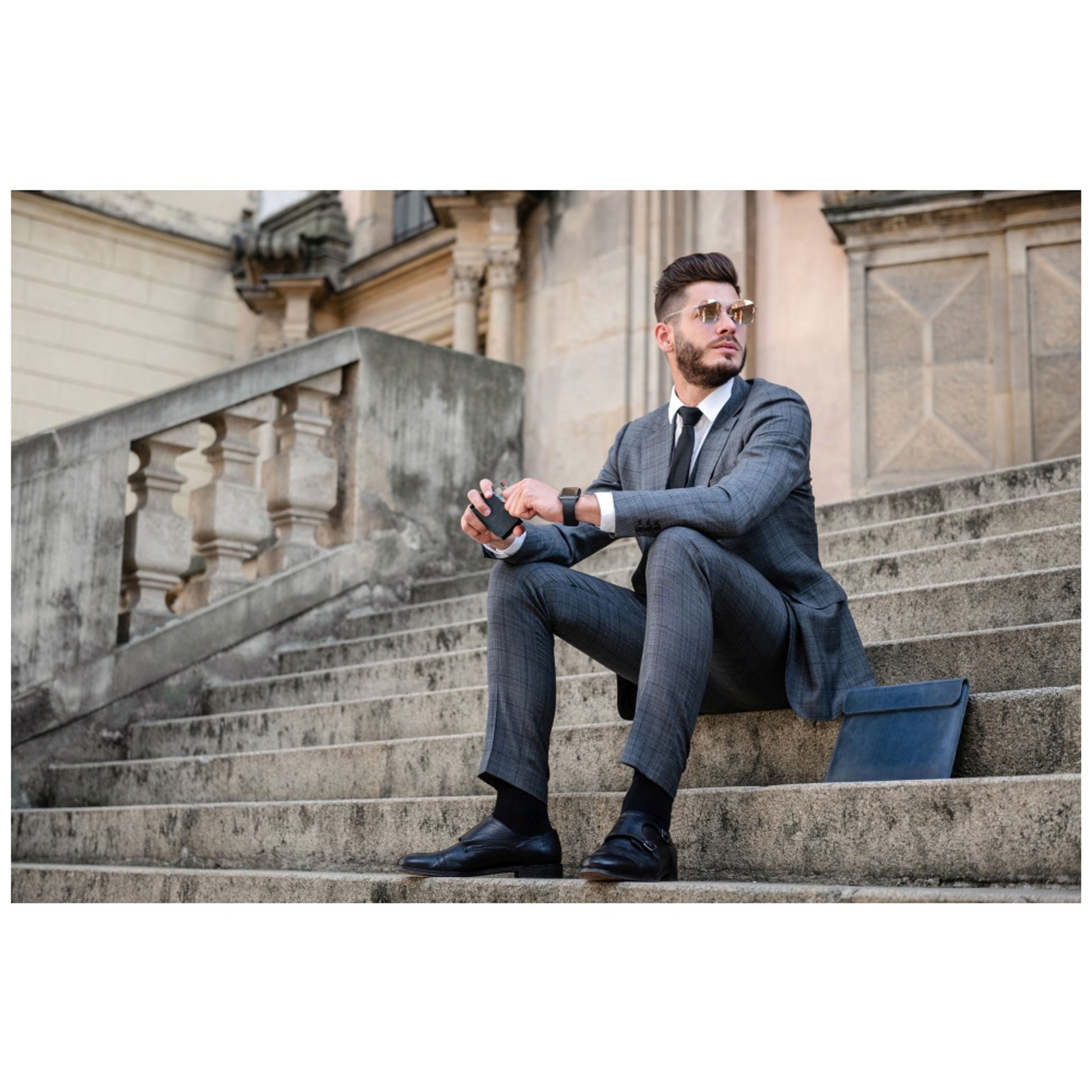 Kožené pouzdro FIXED Oxford pro všechny modely Apple iPad s úhlopříčkou displeje 12,9"-13" s klávesnicí, modré - FIXED