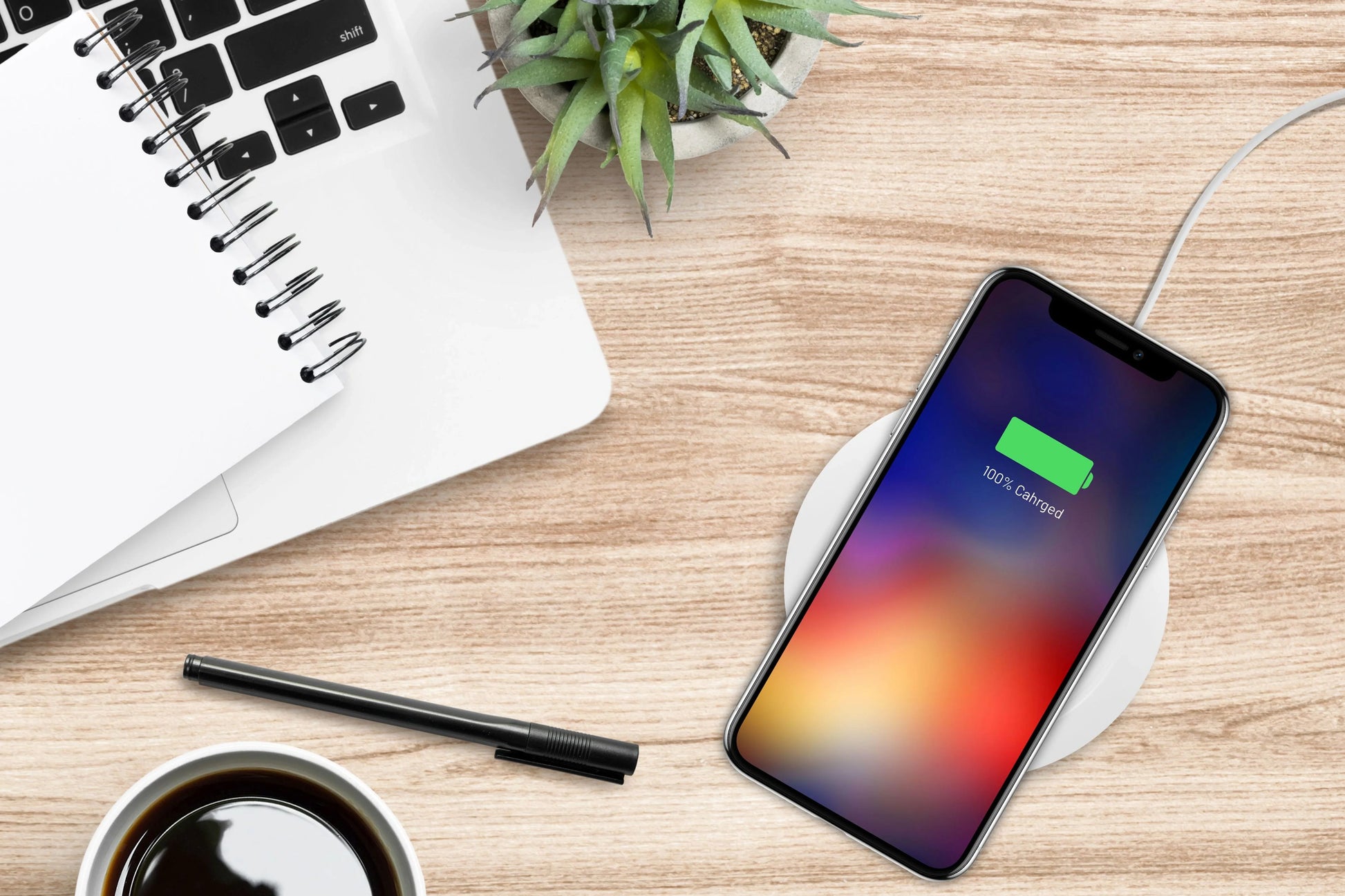 Podložka pro rychlé bezdrátové nabíjení telefonu FIXED Pad, 10W, bílá - FIXED