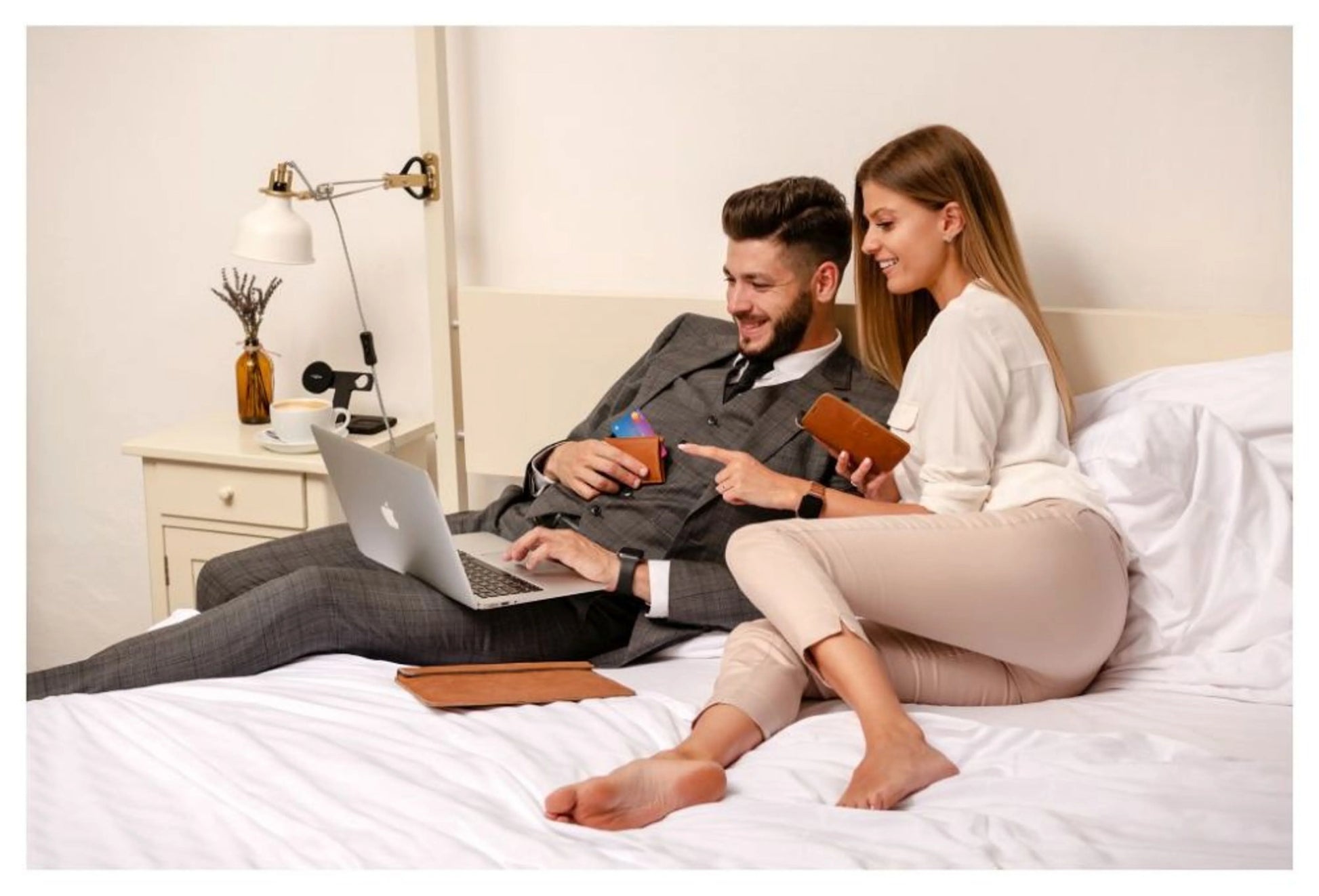 Kožené pouzdro typu kniha FIXED ProFit pro Samsung Galaxy A56 5G, hnědé - FIXED