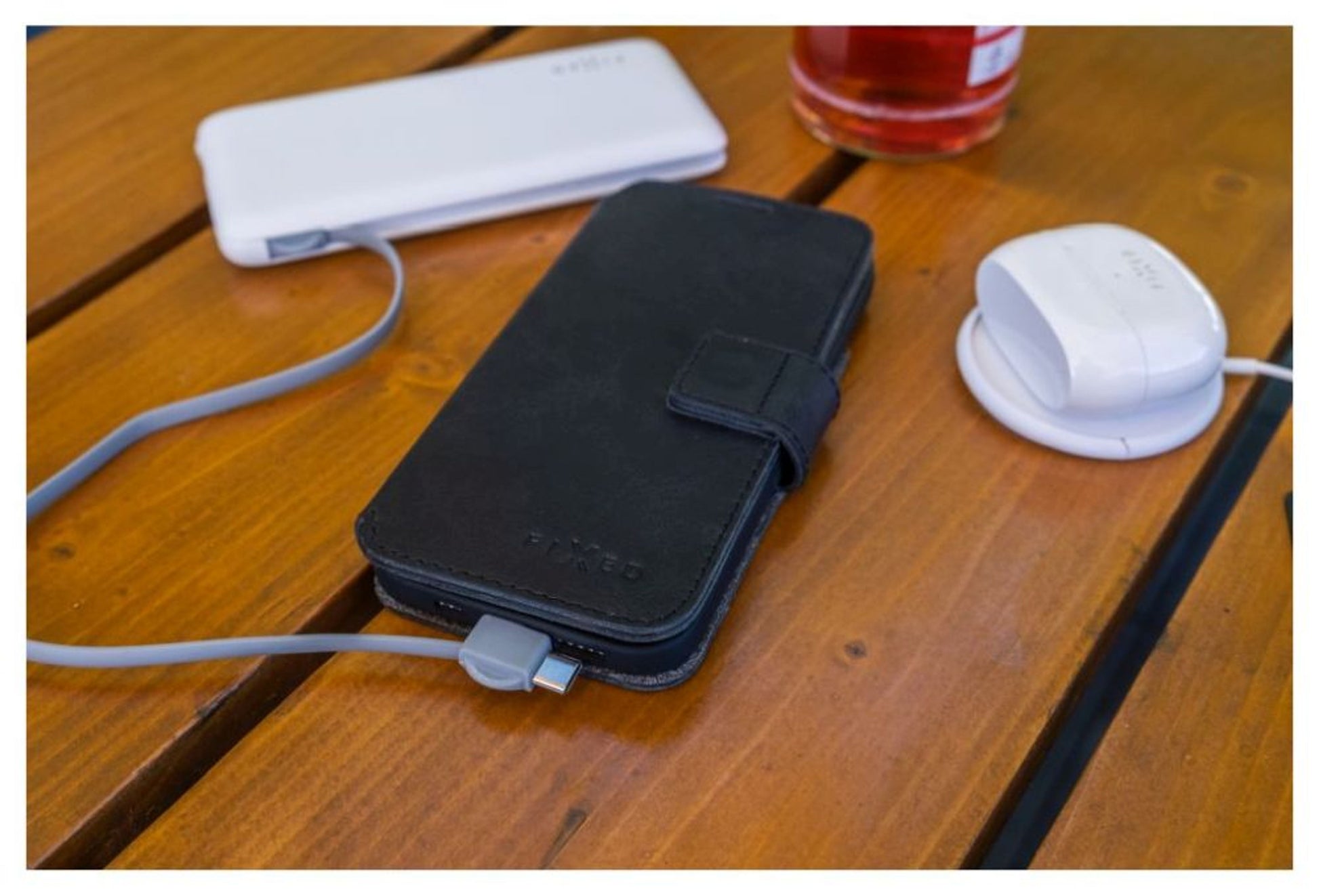 Kožené pouzdro typu kniha FIXED ProFit pro Samsung Galaxy S25+, černé - FIXED