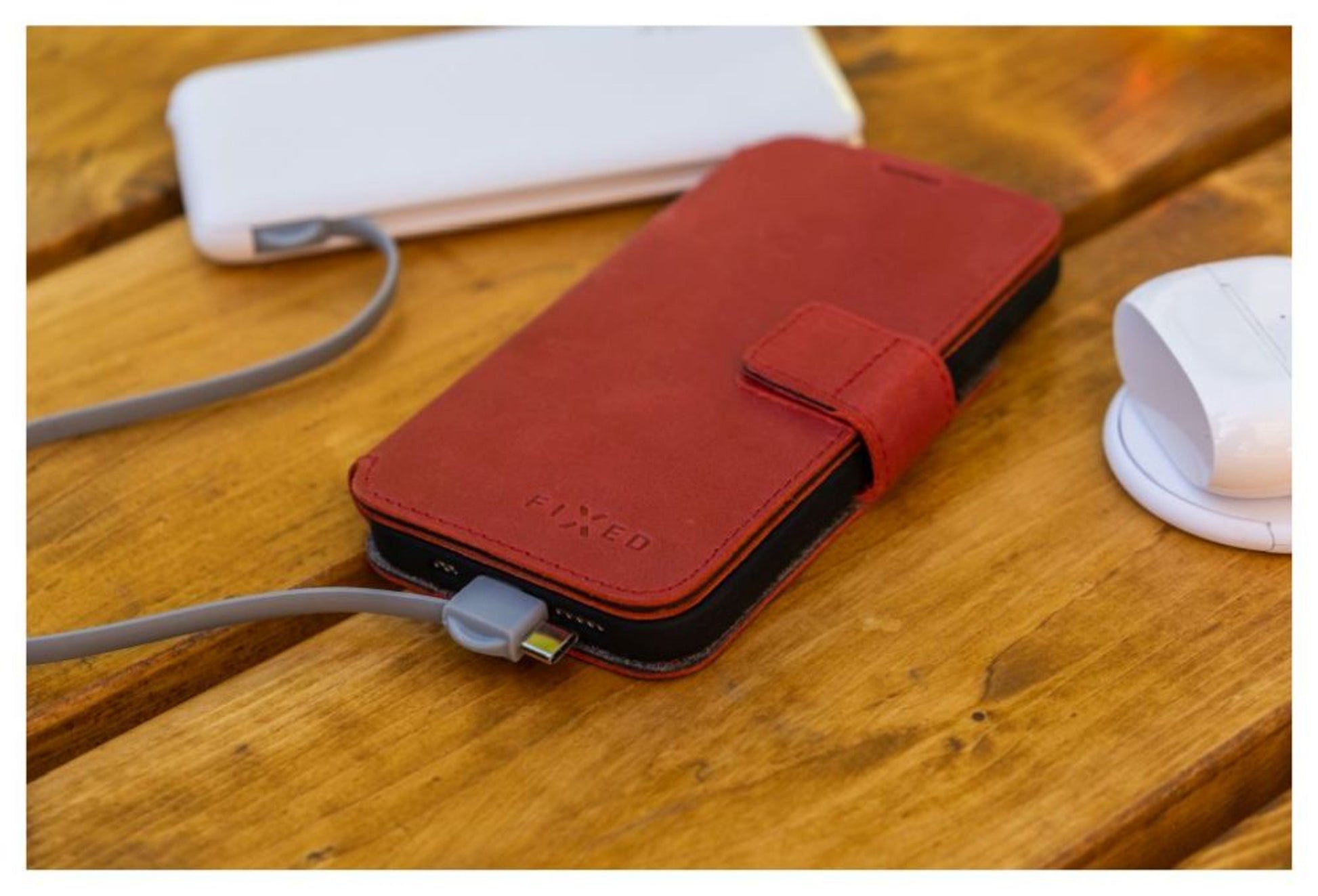 Kožené pouzdro typu kniha FIXED ProFit pro Samsung Galaxy S25+, červené - FIXED