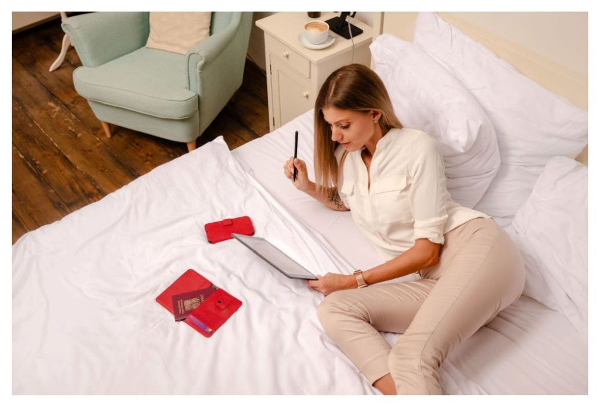 Kožené pouzdro typu kniha FIXED ProFit pro Samsung Galaxy S25 Ultra, červené - FIXED