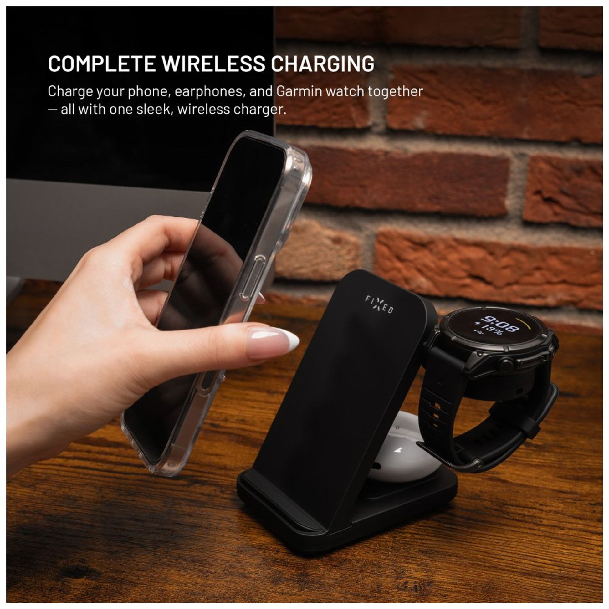 Stojánek FIXED Powerstation pro Garmin s bezdrátovým nabíjením až pro 3 zařízení, 15W+5W+2.5W, černý - FIXED