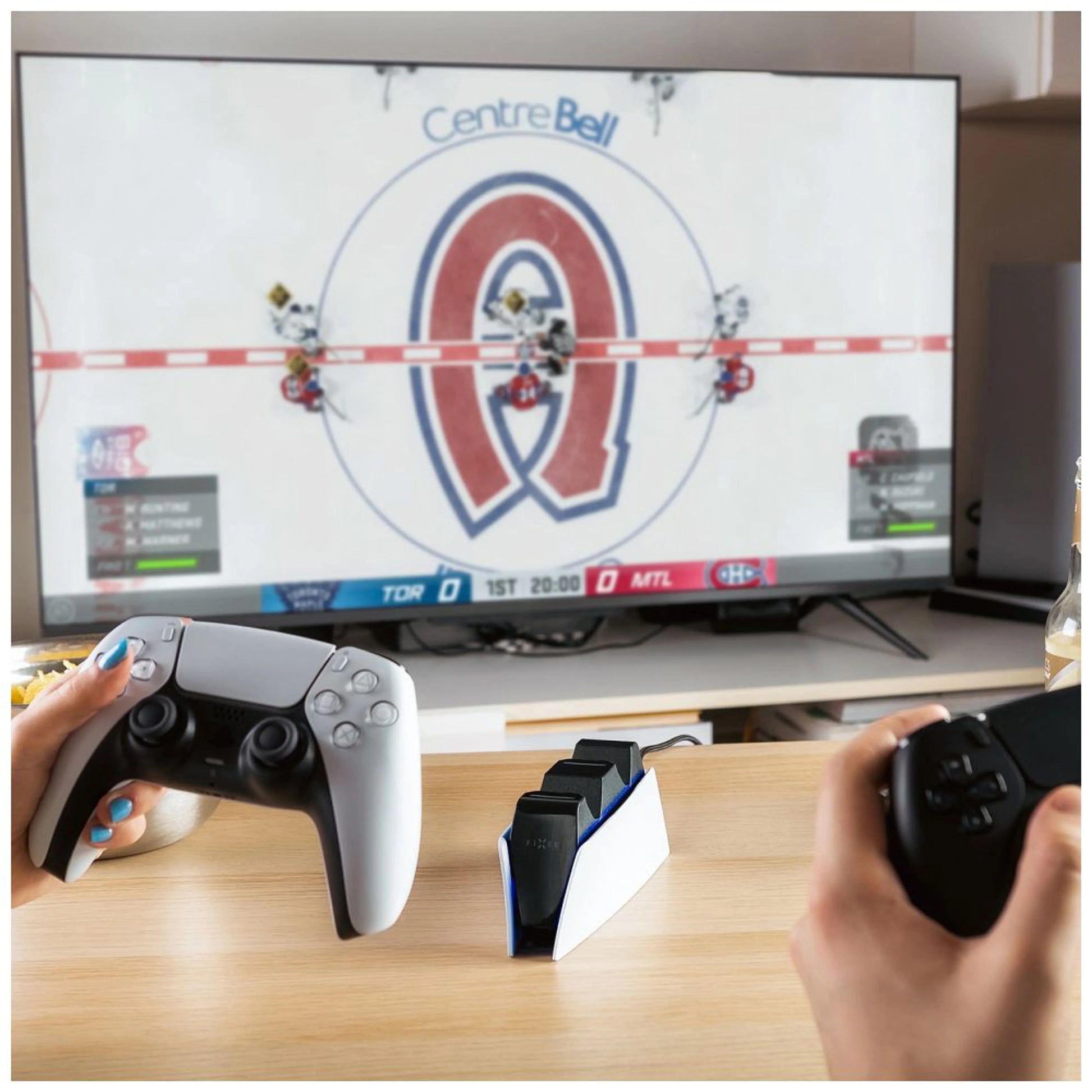 Dobíjecí stanice FIXED pro dva bezdrátové ovladače DualSense PlayStation 5, černo-bílá - FIXED