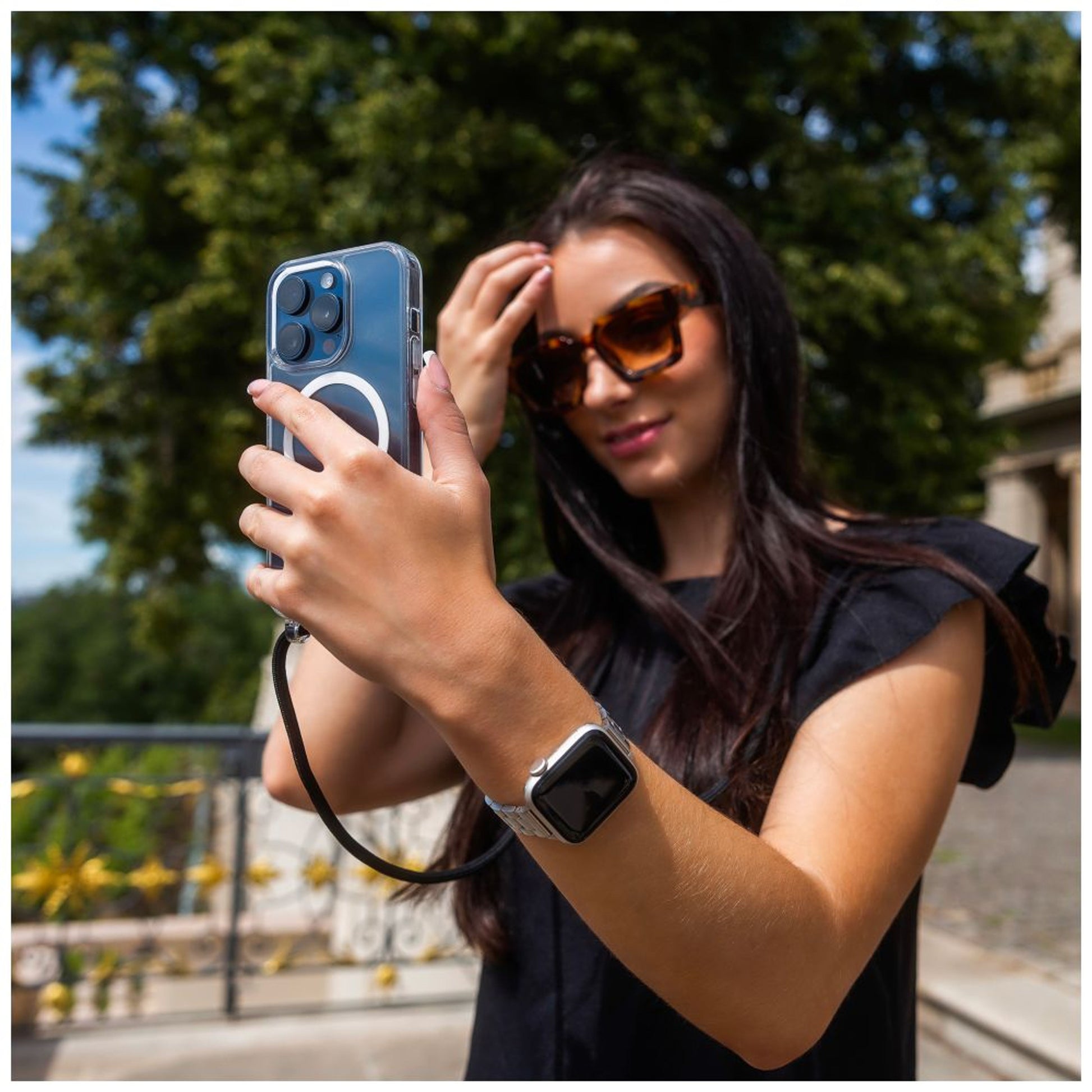 Pouzdro FIXED MagPure Neck s černou šňůrkou na krk pro Apple iPhone 16 Pro - FIXED