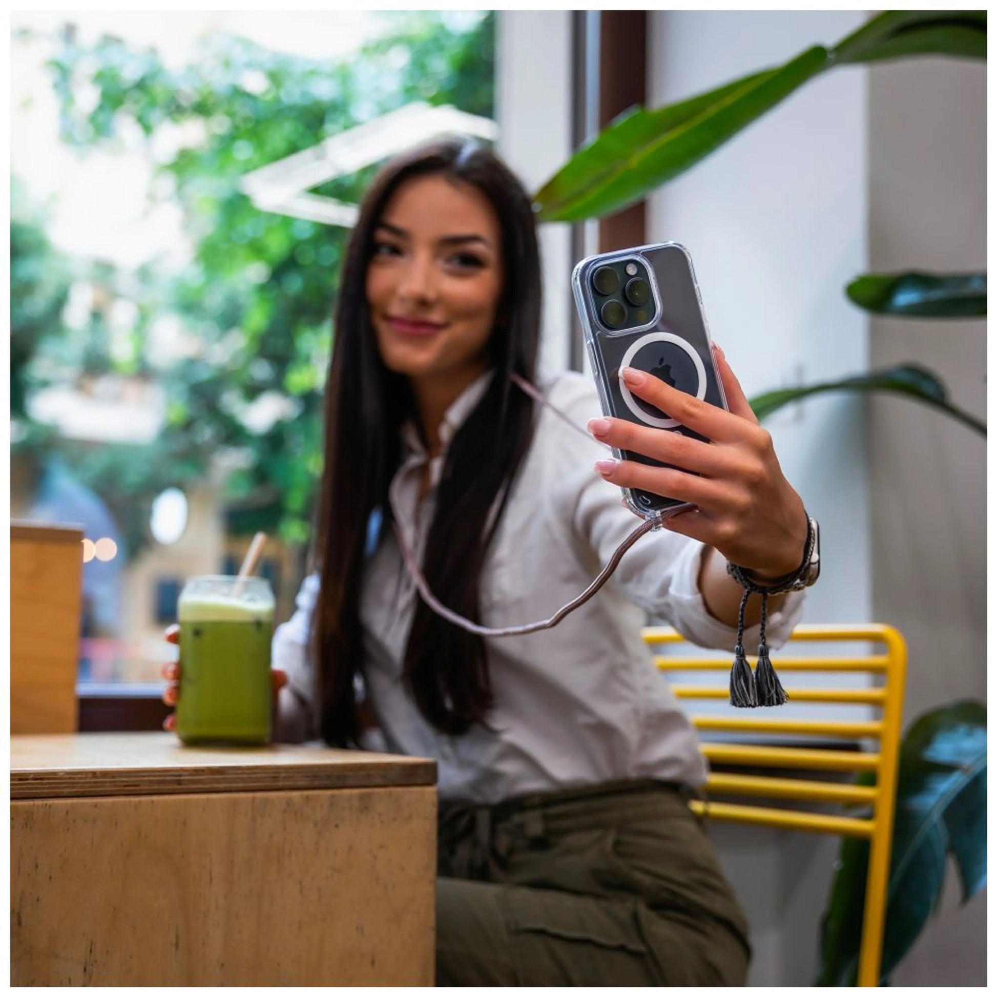 Pouzdro FIXED MagPure Neck s růžovou šňůrkou na krk pro Apple iPhone 16 Pro - FIXED