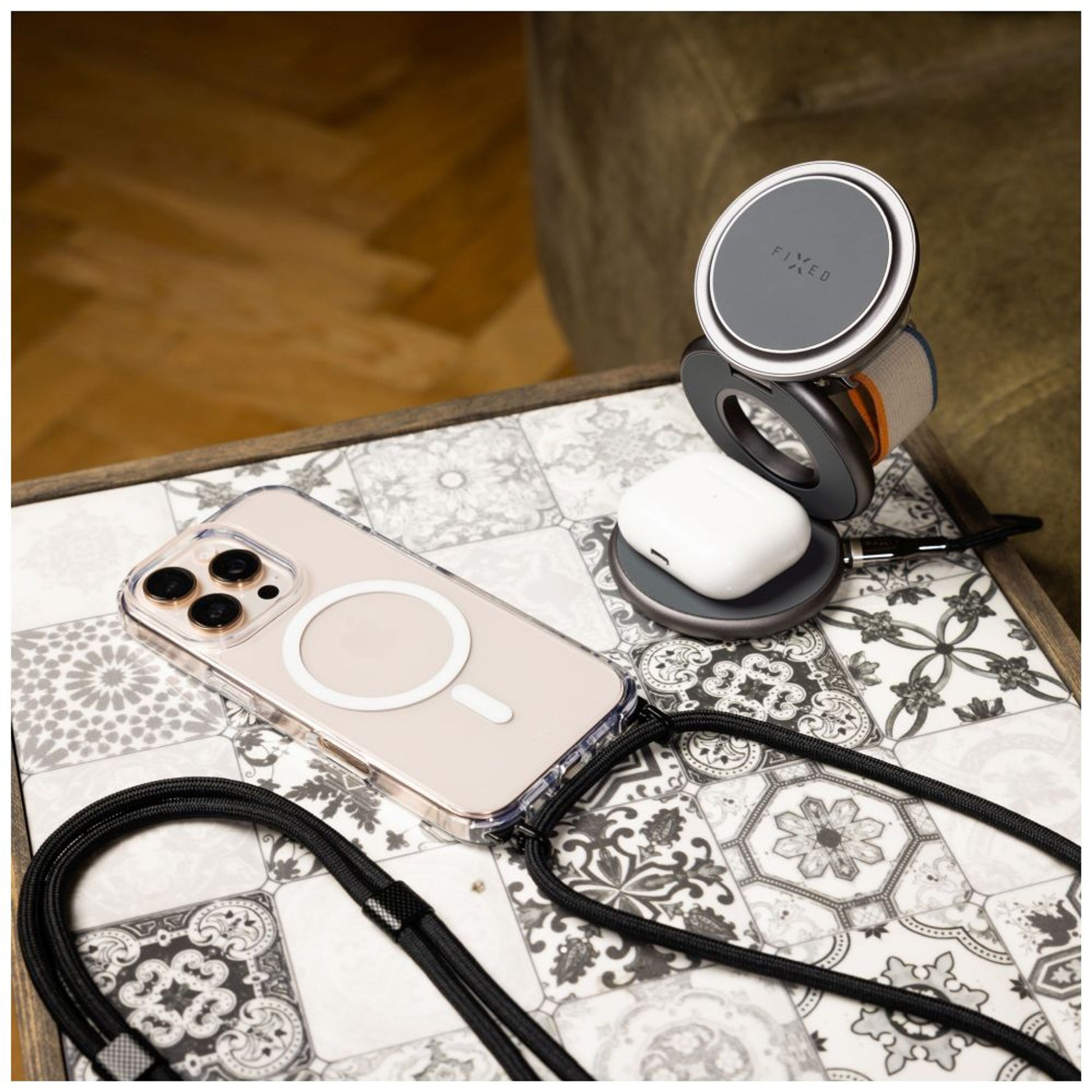 Pouzdro FIXED MagPure Neck s černou šňůrkou na krk pro Apple iPhone 17 - FIXED