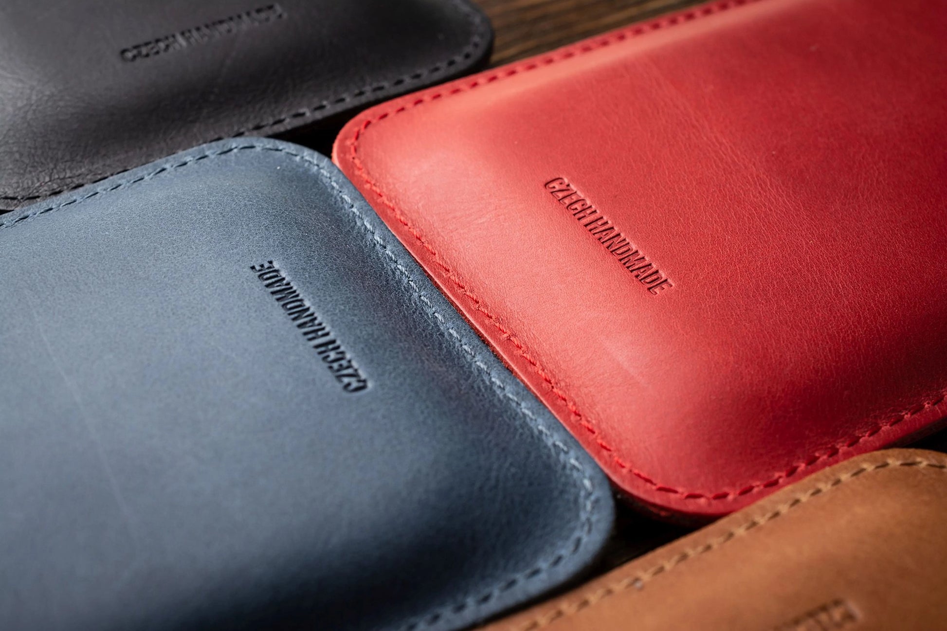 Tenké pouzdro FIXED Slim vyrobené z pravé kůže pro Apple iPhone 12 Pro Max/13 Pro Max, červené - FIXED