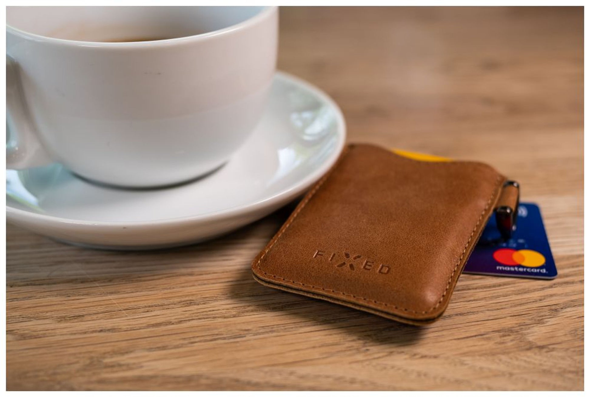 Kožené pouzdro na karty FIXED Cards, hnědé - FIXED
