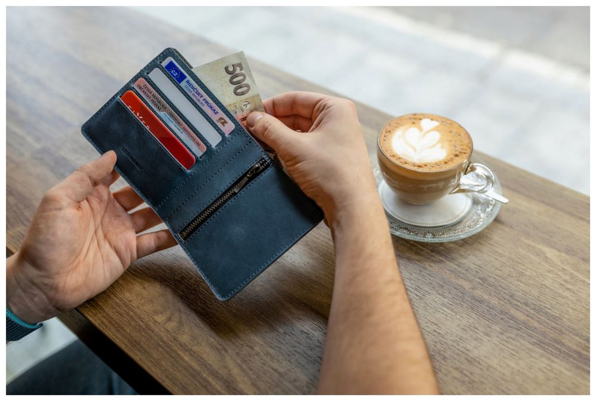 Kožená peněženka FIXED Classic Wallet z pravé hovězí kůže, modrá - FIXED