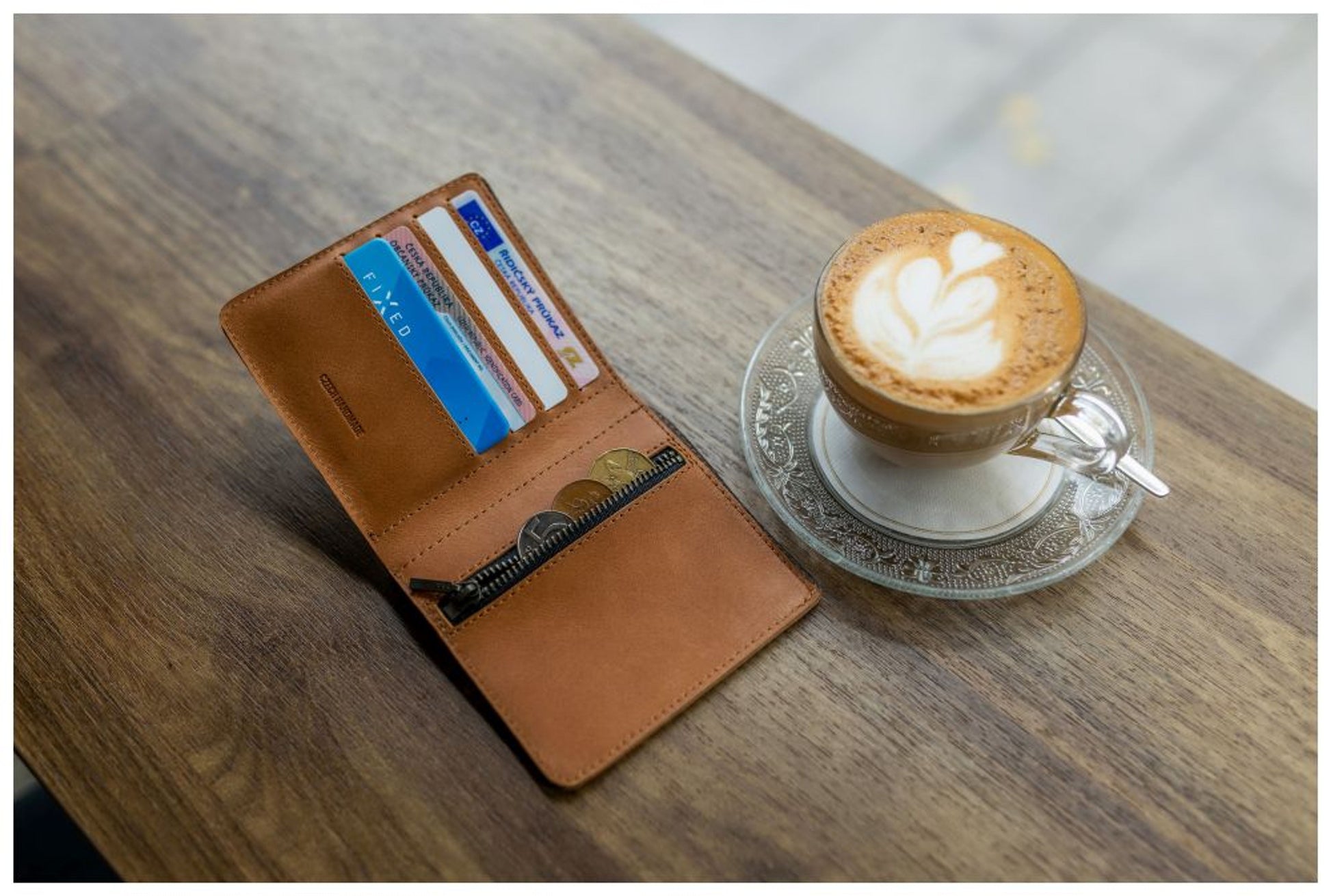 Kožená peněženka FIXED Classic Wallet z pravé hovězí kůže, hnědá - FIXED