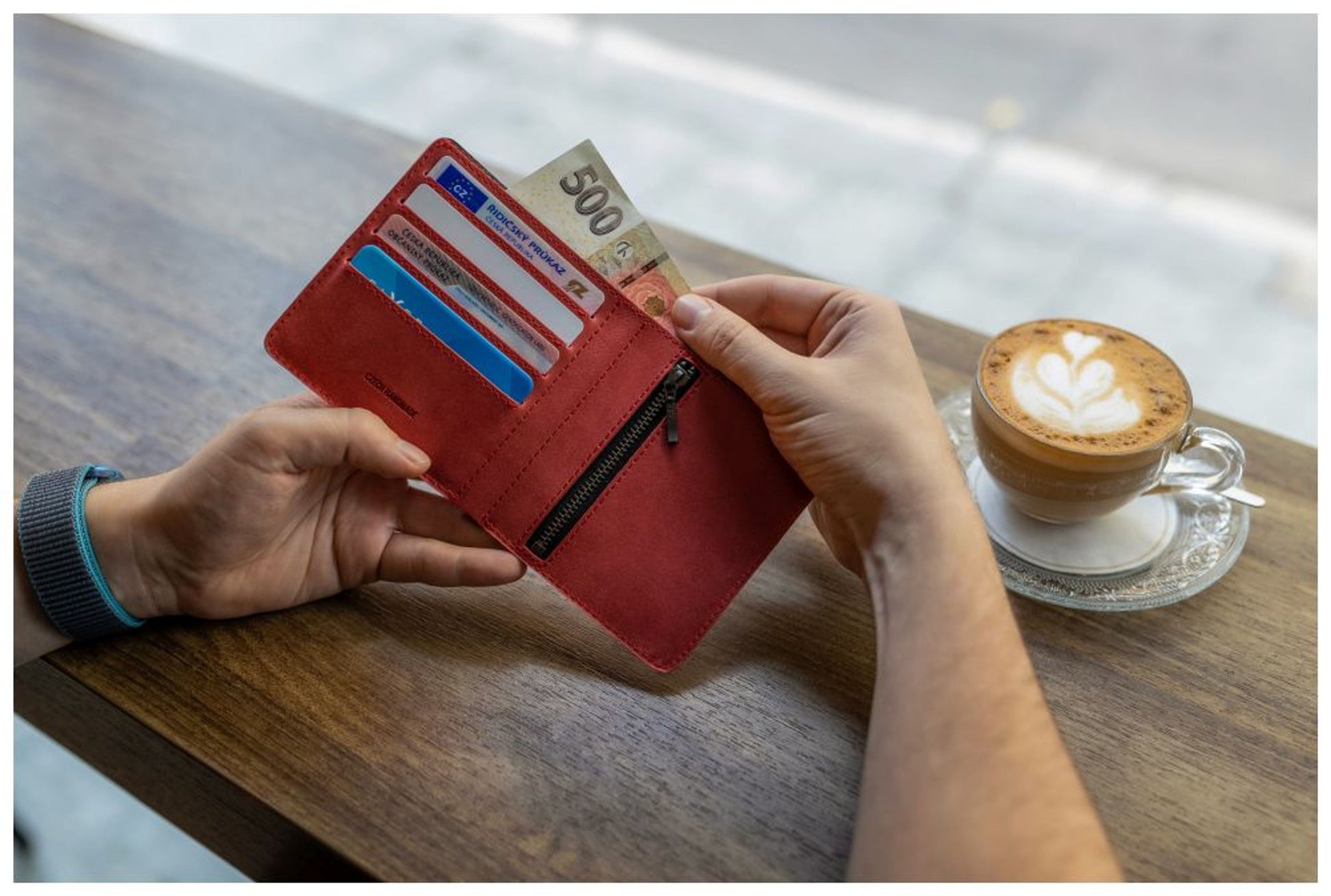 Kožená peněženka FIXED Classic Wallet z pravé hovězí kůže, červená - FIXED
