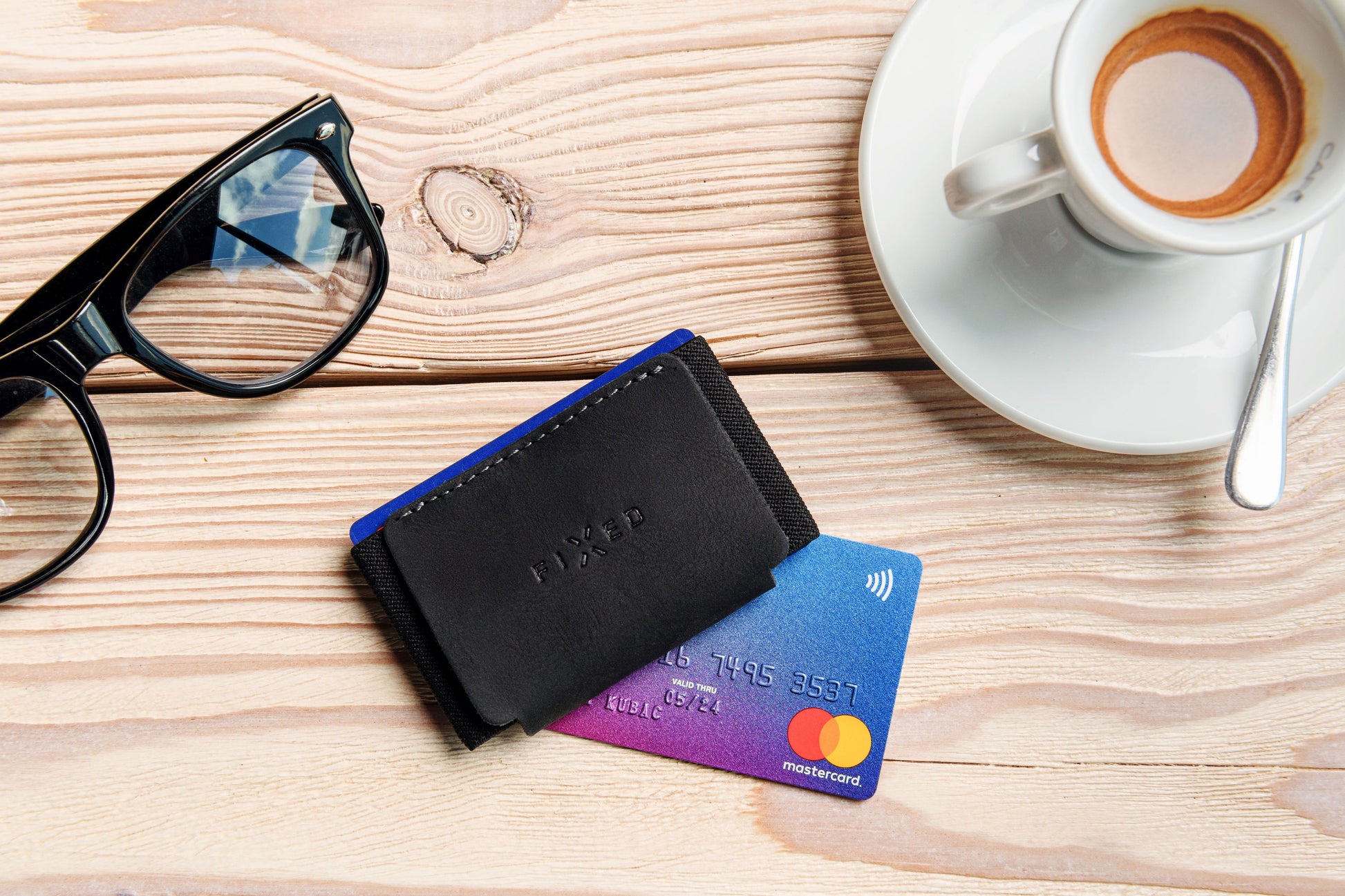 Kožená peněženka FIXED Tiny Wallet z pravé hovězí kůže, černá - FIXED