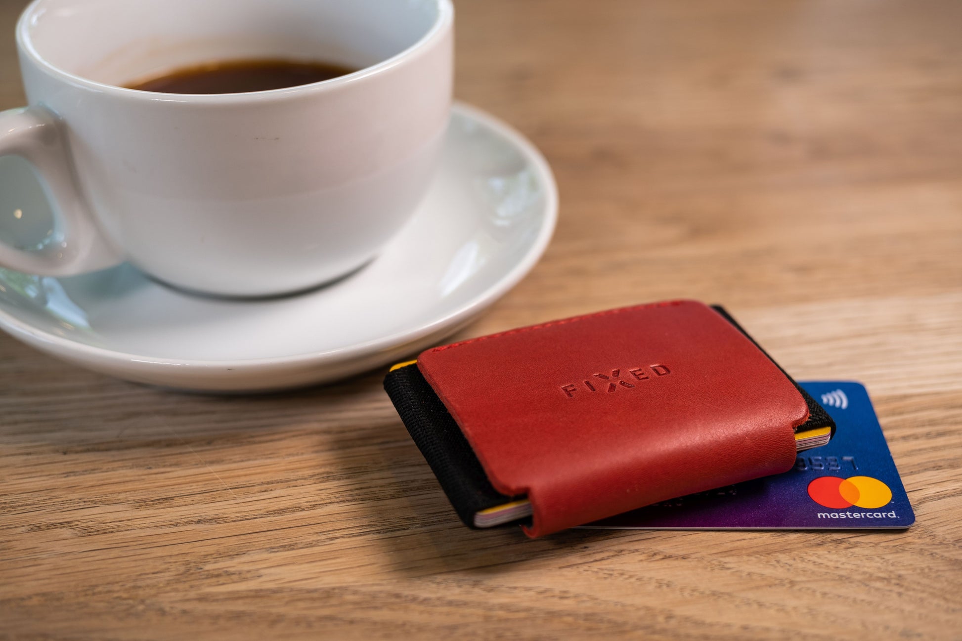 Kožená peněženka FIXED Tiny Wallet z pravé hovězí kůže, červená - FIXED