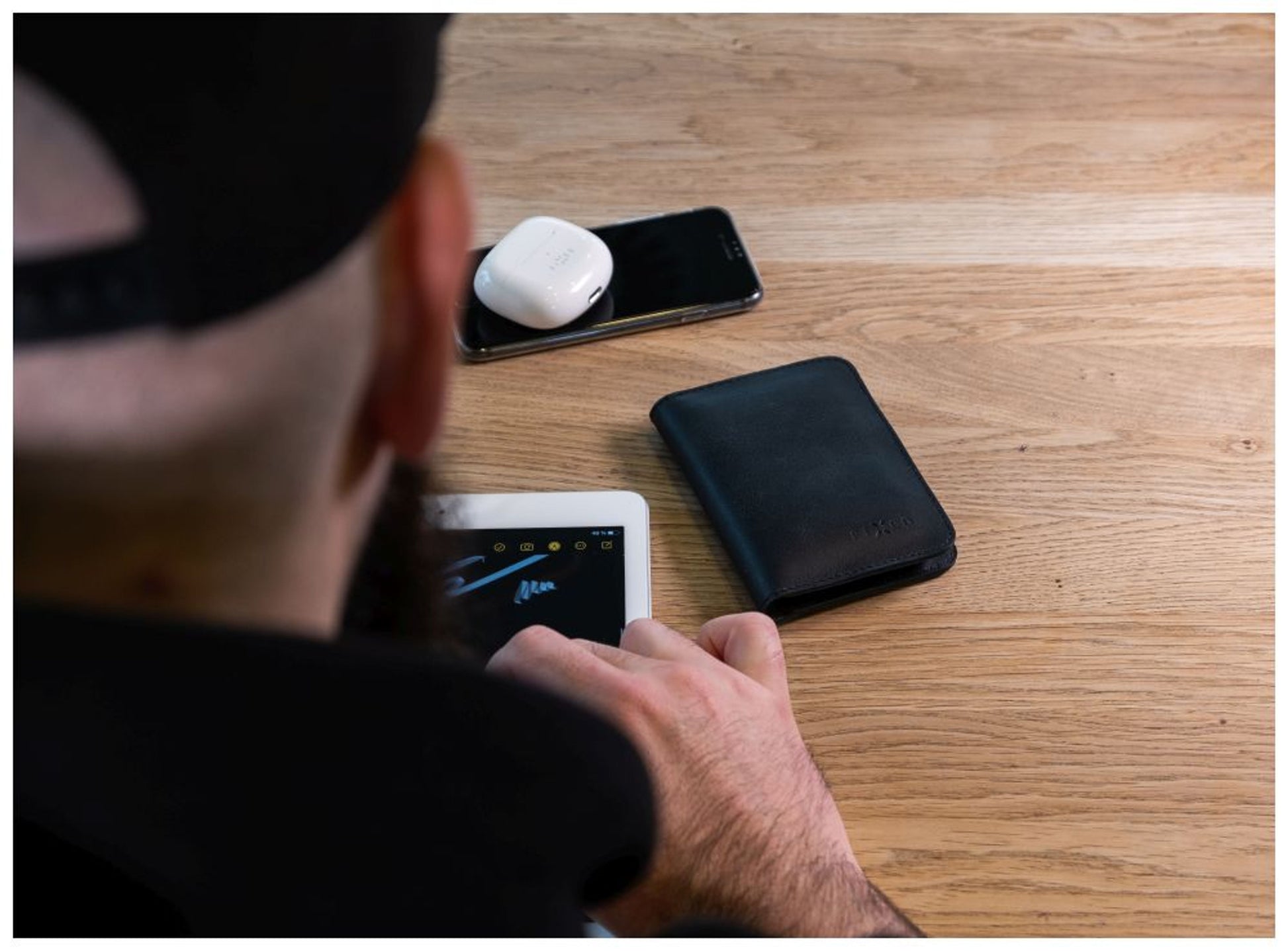 Kožená peněženka FIXED Wallet XL, černá - FIXED