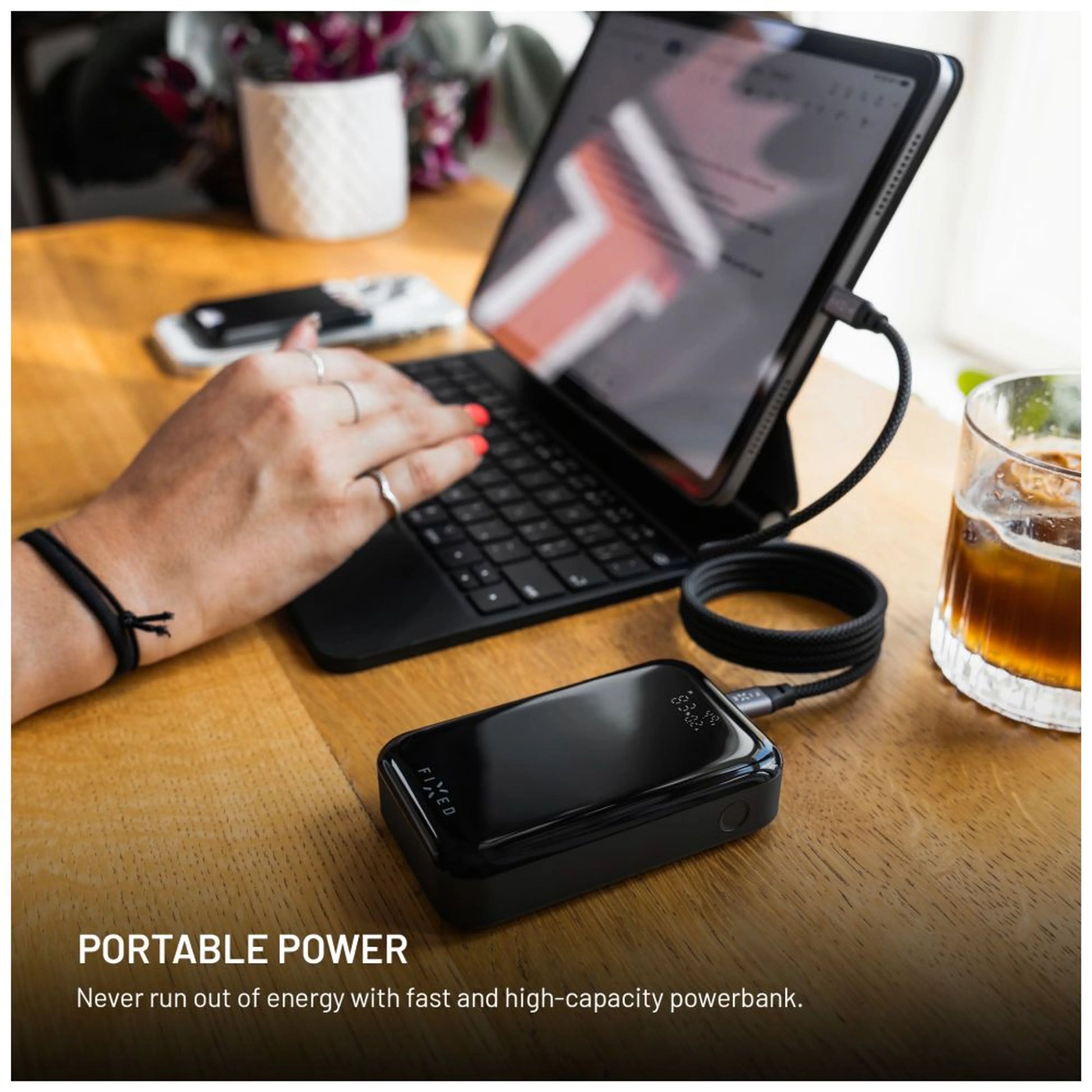 Powerbanka FIXED Zen 10 Pro s LCD displejem a výstupem 30W, 10 000 mAh, černá - FIXED