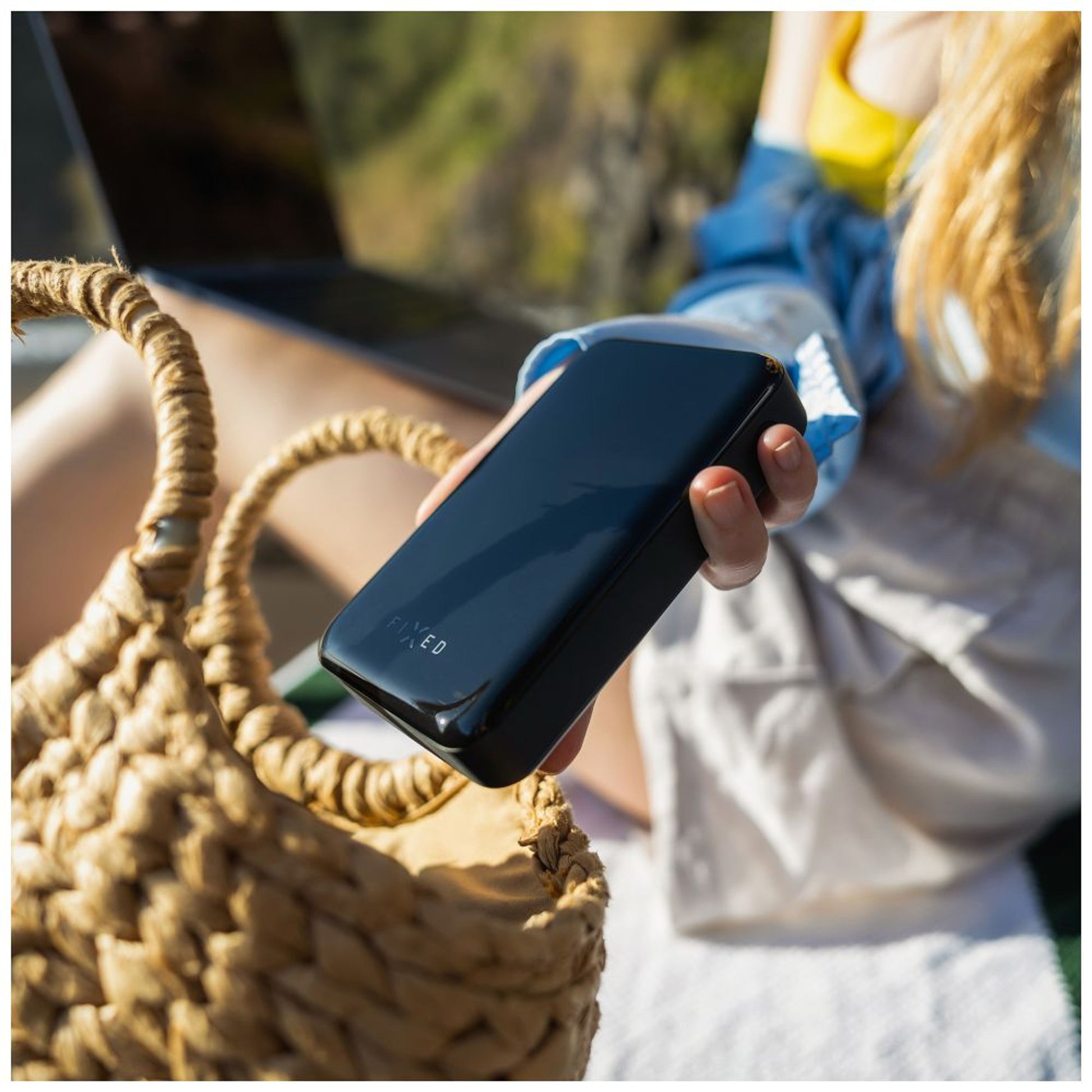 Powerbanka FIXED Zen 20 Pro s LCD displejem a výstupem 130W, 20 000 mAh, černá - FIXED