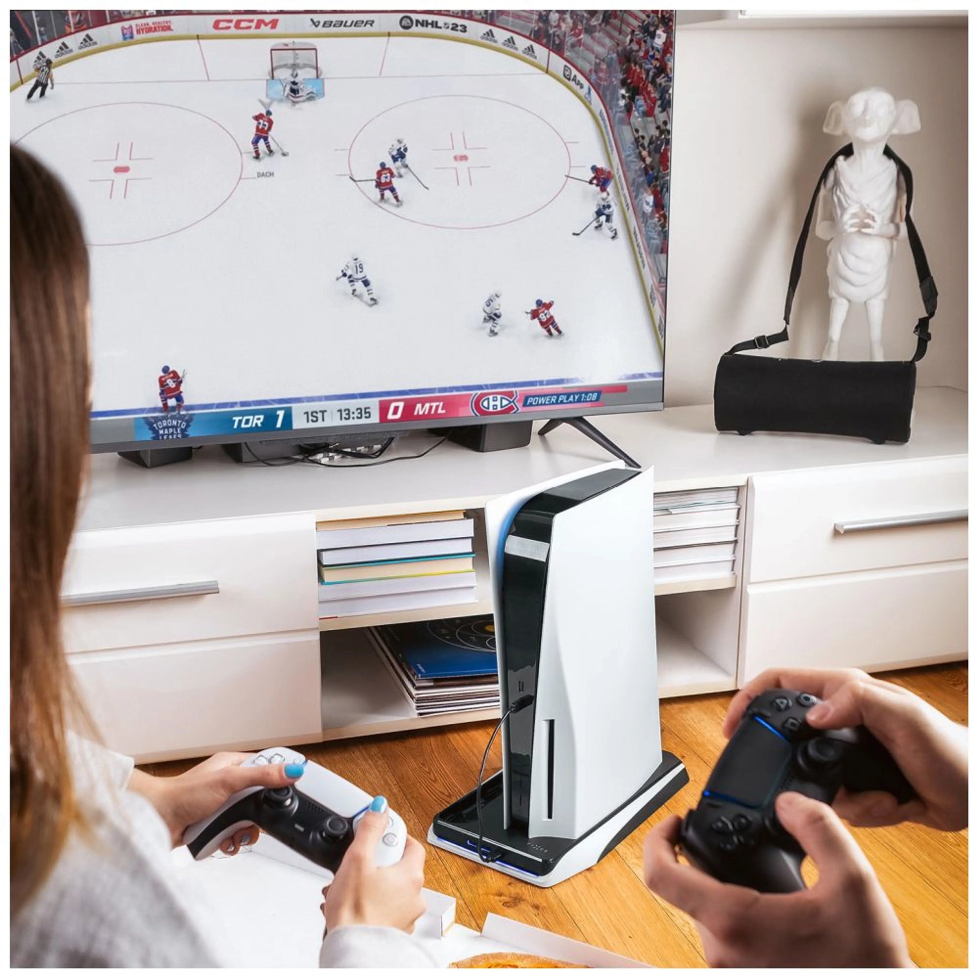 Multifunkční stanice FIXED pro PlayStation 5 s chlazením a nabíjením pro dva ovladače DualSense, černo-bílá,rozbaleno - FIXED