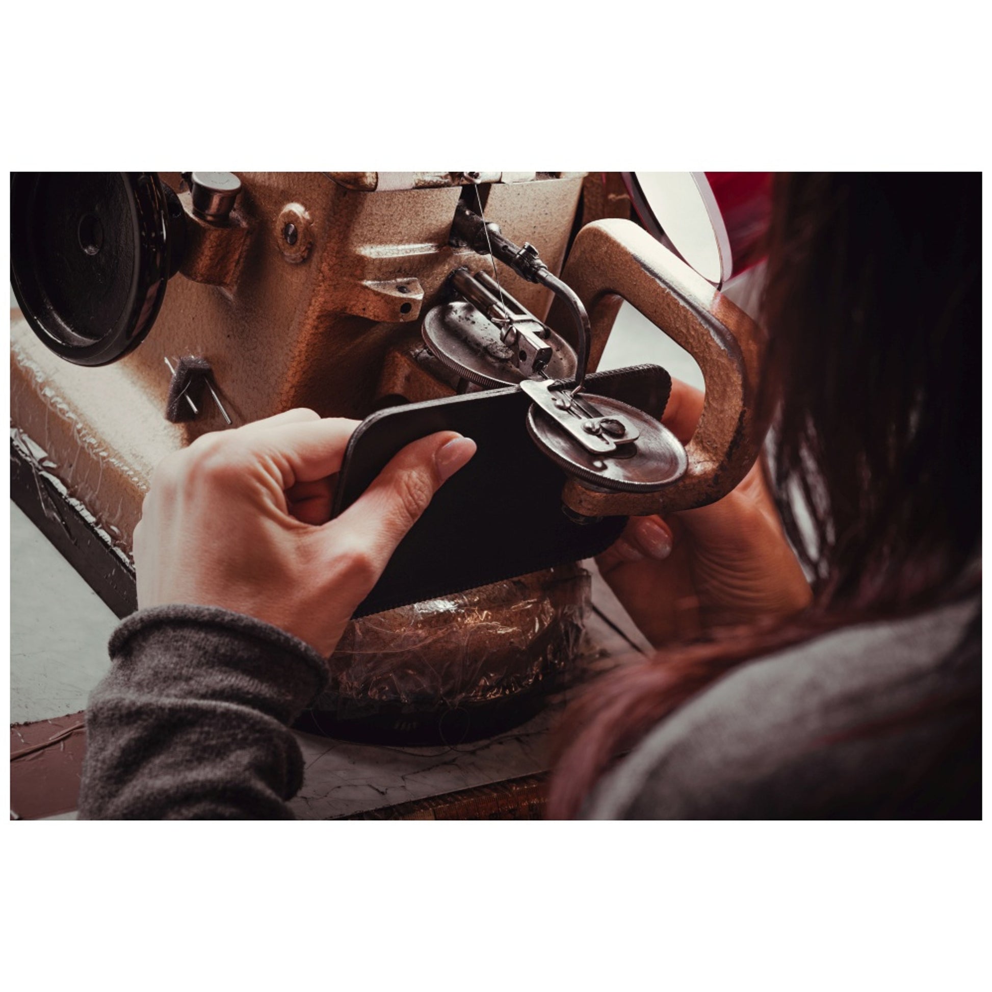 Pouzdro FIXED Sarif se zavíráním, PU kůže, černé - FIXED