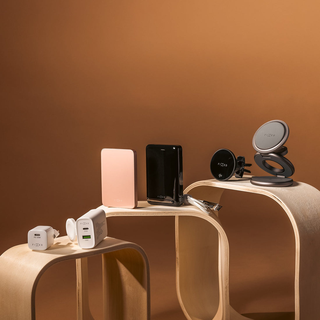 6 technologických trendů 2025: AI hlasoví asistenti, minimalismus i recyklované materiály