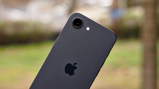 RECENZE: iPhone 17e – Vstupenka do světa Apple